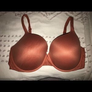 Victoria’s Secret “Perfect Shape” padded bra 40DDD